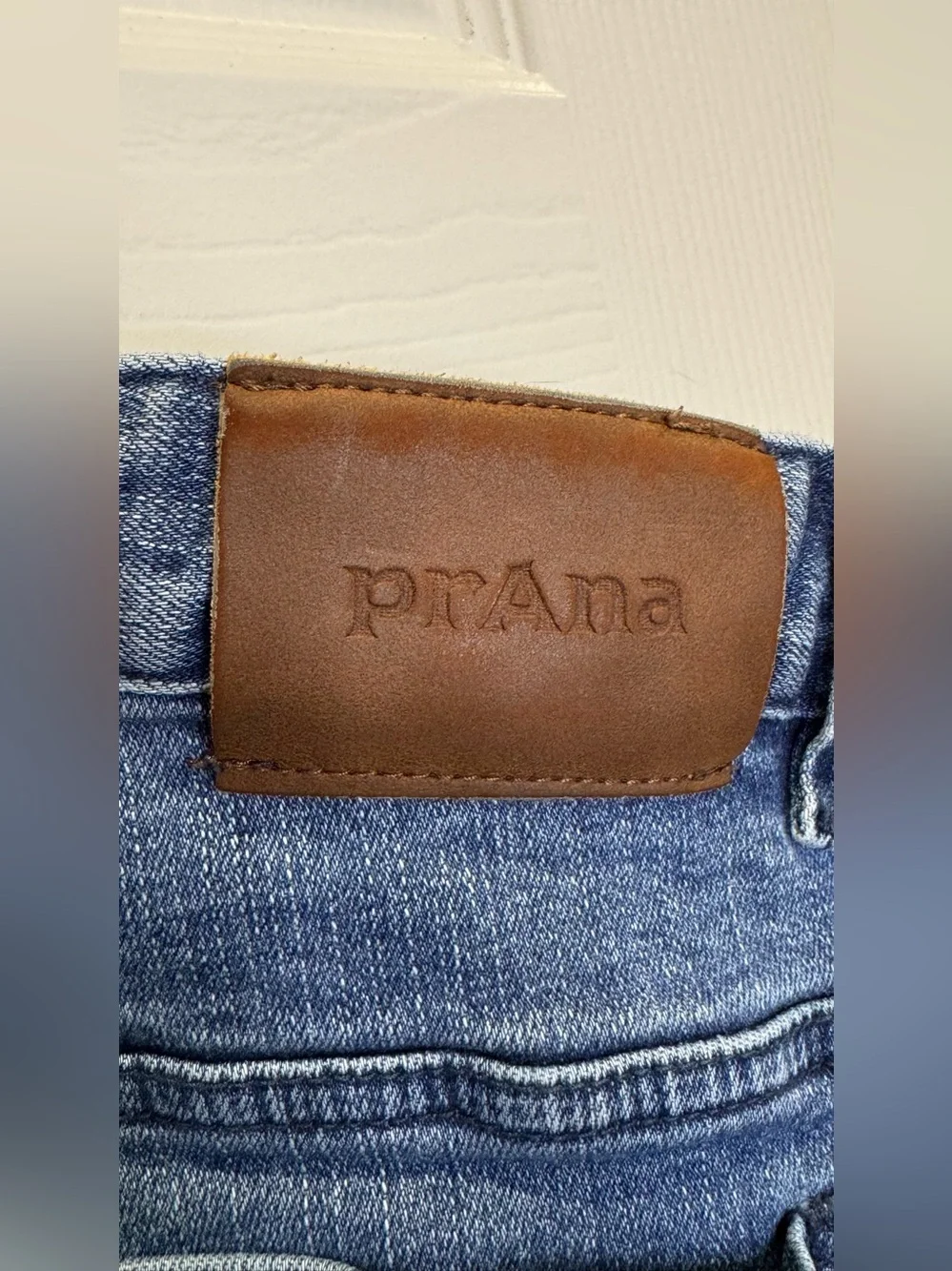 PrAna Breathe Men's 38x32 Straight Leg Denim Blue Jeans Zipper Pocket